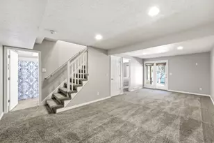 9480 S Hidden Point Dr, Sandy, UT 84070 - Photo 22