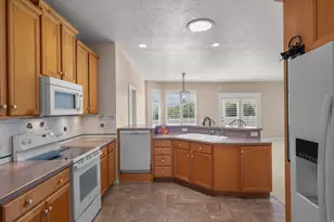 1061 W Tithing Ridge Dr S, Riverton, UT 84065 - Photo 4