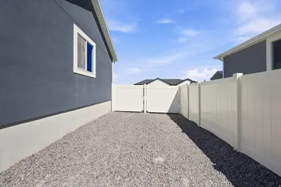 2276 E Boxwood Ln, Eagle Mountain, UT 84005 - Photo 36