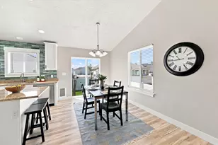 2276 E Boxwood Ln, Eagle Mountain, UT 84005 - Photo 10