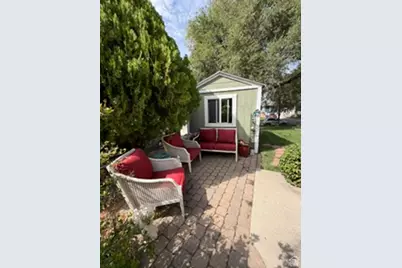 10492 S Columbine Way E, Sandy, UT 84094 - Photo 2