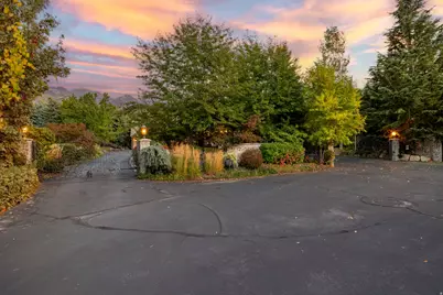 2238 E Cottonwood Cove Ln S, Cottonwood Heights, UT 84121 - Photo 112
