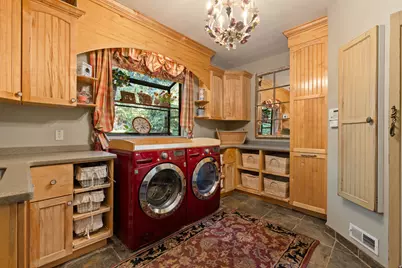 2238 E Cottonwood Cove Ln S, Cottonwood Heights, UT 84121 - Photo 36