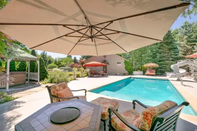 2238 E Cottonwood Cove Ln S, Cottonwood Heights, UT 84121 - Photo 104