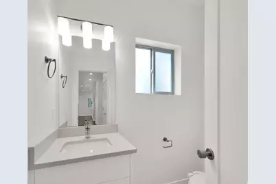 2186 N 525 W, Layton, UT 84041 - Photo 16