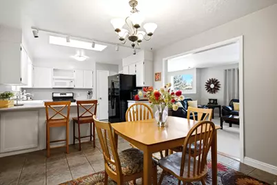 112 E 1470 S, Farmington, UT 84025 - Photo 10