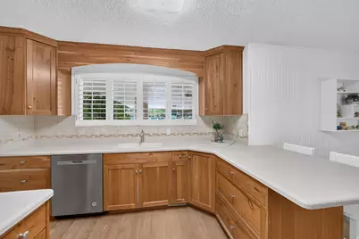 3298 Cherokee Ln N, Provo, UT 84604 - Photo 10