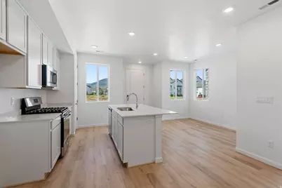 1288 E 1670 N #912, Payson, UT 84651 - Photo 2