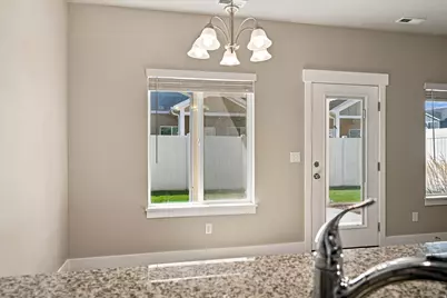 2395 W 3350 Ln S, West Haven, UT 84401 - Photo 8