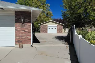 10504 S Highline Circle, South Jordan, UT 84095 - Photo 2
