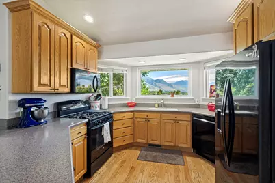 1152 N 100 E, American Fork, UT 84003 - Photo 18
