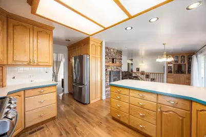 881 E Hillcrest Dr, Springville, UT 84663 - Photo 18