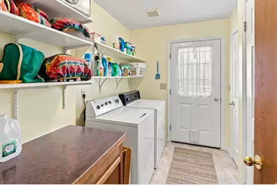 231 E 100 S, Hyrum, UT 84319 - Photo 28