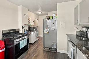 202 Jefferson Ave E, Ogden, UT 84404 - Photo 8
