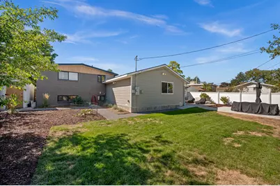 2071 E Vallaire Ave S, Cottonwood Heights, UT 84121 - Photo 20