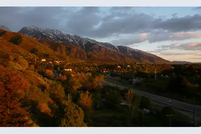 8562 Kings Cove Dr, Cottonwood Heights, UT 84121 - Photo 6
