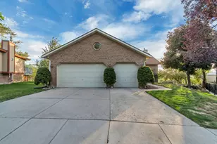8562 Kings Cove Dr, Cottonwood Heights, UT 84121 - Photo 46