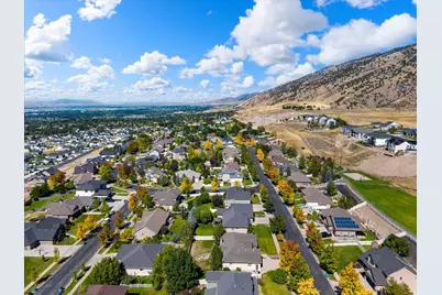 1211 Grandview Dr, Providence, UT 84332 - Photo 14