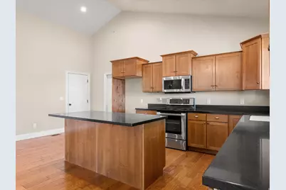 1211 Grandview Dr, Providence, UT 84332 - Photo 26