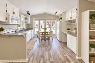 11302 S Jordan Meadow Ln E, Sandy, UT 84070 - Photo 4