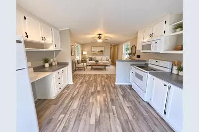 11302 S Jordan Meadow Lane E #189, Sandy, UT 84070 - Photo 2