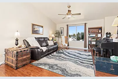 1065 W 1875 S, Lehi, UT 84043 - Photo 4