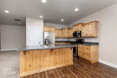 4432 S 785 W, Riverdale, UT 84405 - Photo 4