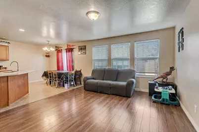 1327 Lily Pad Dr, Spanish Fork, UT 84660 - Photo 2