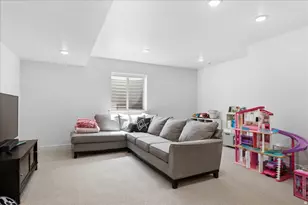 350 N Amber Ln, Layton, UT 84041 - Photo 10