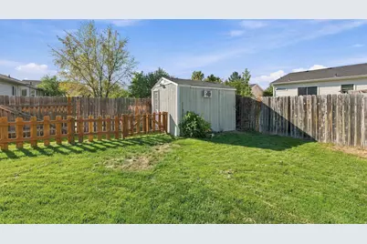 696 W 1960 N, Clinton, UT 84015 - Photo 28