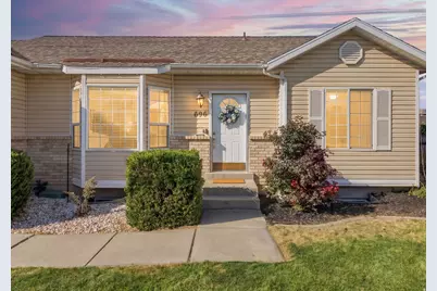 696 W 1960 N, Clinton, UT 84015 - Photo 2