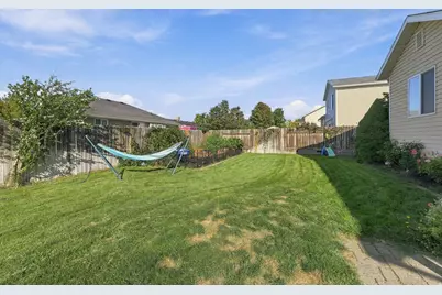 696 W 1960 N, Clinton, UT 84015 - Photo 32