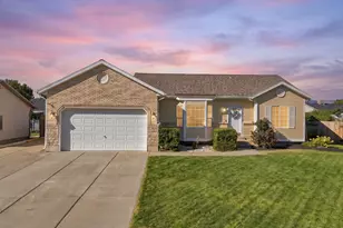 696 W 1960 N, Clinton, UT 84015 - Photo 1