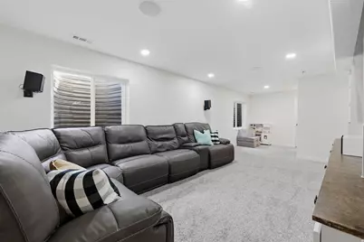 696 W 1960 N, Clinton, UT 84015 - Photo 20
