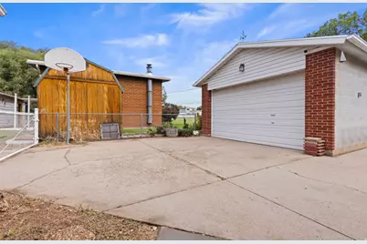 5822 S 2575 W, Roy, UT 84067 - Photo 30