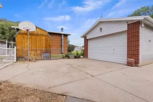 5822 S 2575 W, Roy, UT 84067 - Photo 30