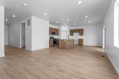 646 E Levengrove Dr #251, Lehi, UT 84048 - Photo 10