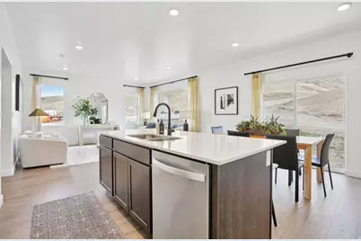 664 E Levengrove Dr #253, Lehi, UT 84048 - Photo 8