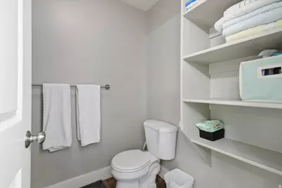 554 W 2400 S, Syracuse, UT 84075 - Photo 32
