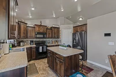 664 W 770 N, Tooele, UT 84074 - Photo 12