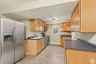 808 E Savannah Dr, Sandy, UT 84094 - Photo 28