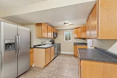 808 E Savannah Dr, Sandy, UT 84094 - Photo 28