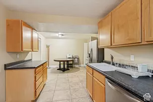 808 E Savannah Dr, Sandy, UT 84094 - Photo 30