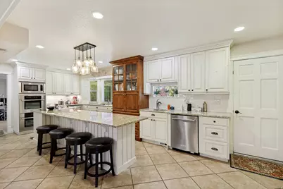 808 E Savannah Dr, Sandy, UT 84094 - Photo 4