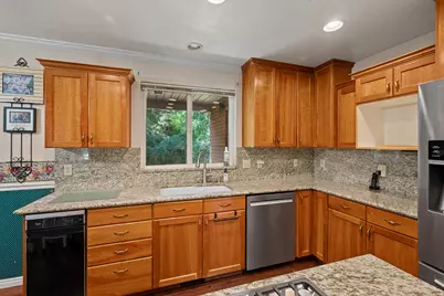 1348 E Milne Ln, Cottonwood Heights, UT 84092 - Photo 8
