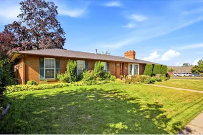 564 S Main St, Kaysville, UT 84037 - Photo 2