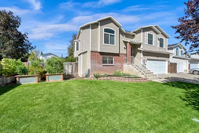 2486 W 1275 N, Layton, UT 84041 - Photo 2