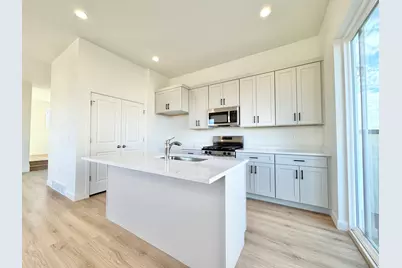 1650 N Main St, Layton, UT 84041 - Photo 4