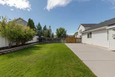 5444 S Midland Dr, Roy, UT 84067 - Photo 24