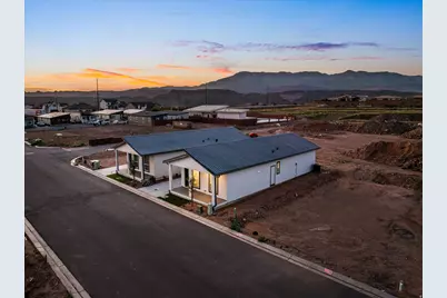 2752 W Crest View Ln, Hurricane, UT 84737 - Photo 14
